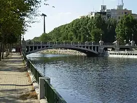 Puente de la Reina Victoria, Madrid.