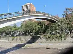 El puente sobre el río Mapocho