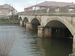 Puente sobre el río Tuerto