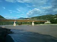 Puente sobre el río Balsas, en Papalutla, Gro.