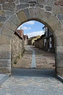Puerta de Piedrahita en Bonilla de la Sierra