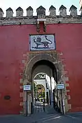 Matacán sobre la Puerta del león, en el Alcázar de Sevilla.