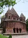 Arquitectura Pancharatna en el complejo del templo de Puthia, Rajshahi