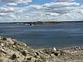 Vista del río Puvirnituq tomada cerca del pueblo de Puvirnituq