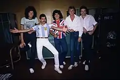 Queen en Argentina junto a Maradona.