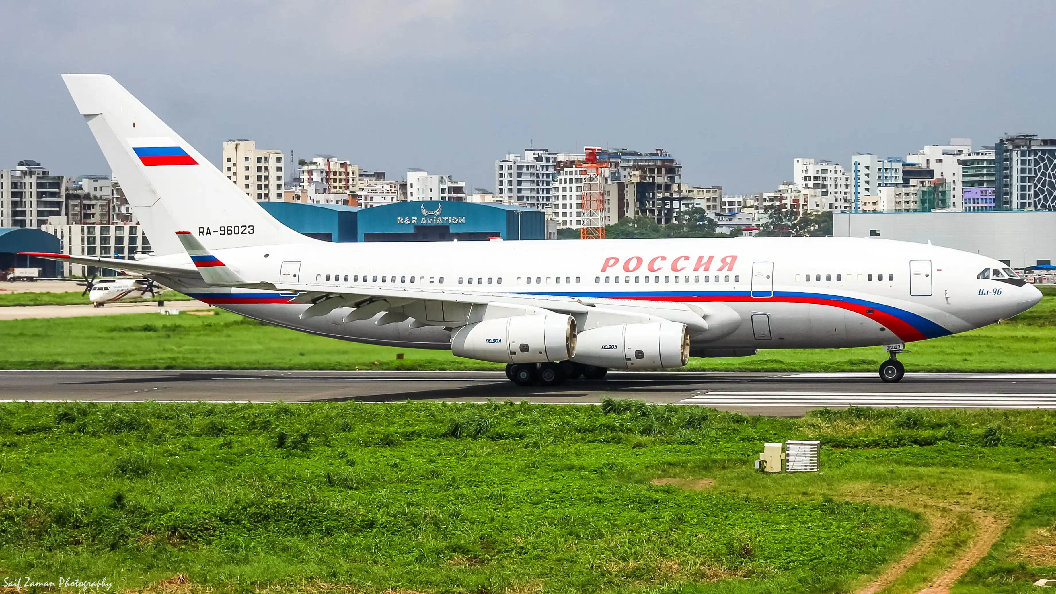 RA-96023_-_Ilyushin_IL-96-300_-_Rossiya_-_Special_Flight_Squadron_-_74393202023_-_VGHS