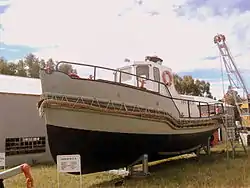 Antiguo remolcador de barcos utilizado en el puerto de Caleta Córdova hoy exhibido en el Museo Nacional del Petróleo