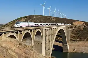 Serie 730 en el Viaducto Martín Gil (Zamora).