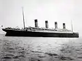 El Titanic cursando por el canal de Solent, previo a su ingreso en mar abierto.