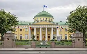 Palacio Táuride (1783) en San Petersburgo, de Iván Stárov para el príncipe Grigori Potiomkin