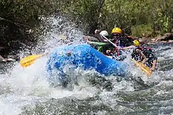 Rafting en el cañón del río juramento