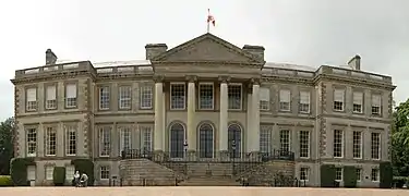 Ragley Hall, con pórtico añadido en 1780 por Wyatt