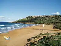 Playa en la bahía de Ramla.