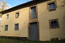 Casa rectoral, capilla y puente de Fierros