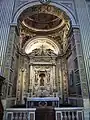 La segunda capilla a la izquierda, con la imagen de la Virgen de Montserrat