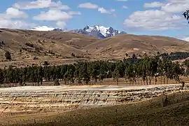 Vista de general desde el sur, la Cordillera Blanca al fondo.