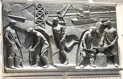 Relieve de bronce en el BBVA, Gran Vía de Bilbao.