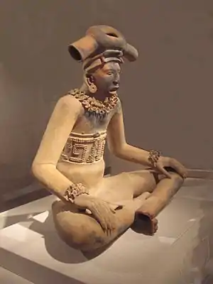 Figura de un joven jefe, cultura clásica de Veracruz.