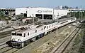 Locomotoras 269-401 y 269-406 con librea de Grandes Líneas y Renfe Operadora, respectivamente.