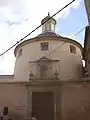 Fachada de la capilla de la comunión.