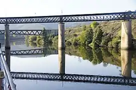 Puentes del ferrocarril y de la CL-517