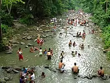 El Río Yaracuy en su paso por la montaña de Sorte.