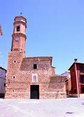 Vista frontal de la iglesia parroquial de Riodeva (Teruel), siglo XVIII (2017).