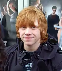 Rupert Grint interpreta a Ron Weasley.