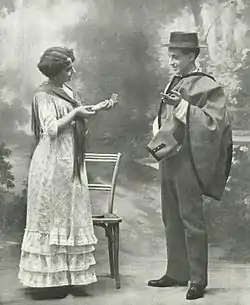 Junto a Ricardo Vargas en Sábado sin sol (1912)