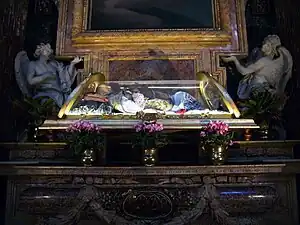 El ataúd de vidrio de san  Giovanni Leonardi