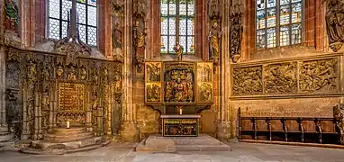 Altar de Pedro con retablo