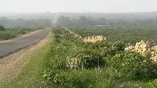 Sahel, con camino de escalada anticlinal