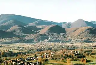 Vista de la histórica Saint-Bertrand-de-Comminges en la salida del valle pirenaico que desciende el Garona