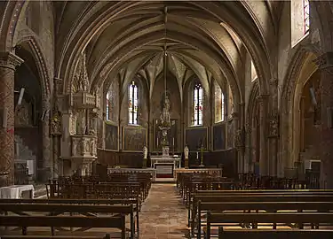 El interior de la iglesia