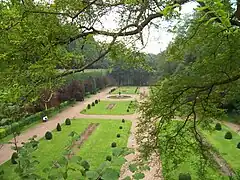 Espacio verde de la villa de Saint-Omer, al pie de las antiguas murallas de Vauban