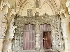 Puertas gemelas del pórtico sur