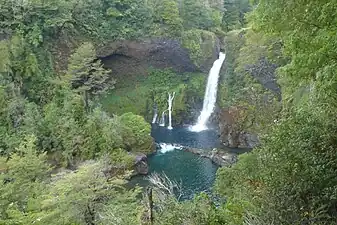 Salto Huilo Huilo en verano.