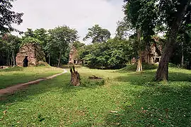 Grupo C y Prasat Boram o Prasat Tao.