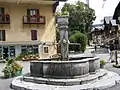 Fuente de la plaza de Samoëns