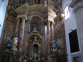 Retablo mayor de la iglesia.