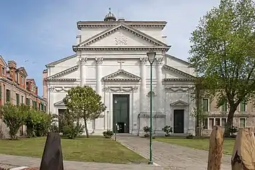 Fachada de la basílica de San Pietro di Castello (1559-1596), finalizada por Francesco Smeraldi