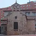 Capilla de San Roque, Fachada frontal