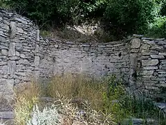 Restos del ábside de San Martín de Bescarán.