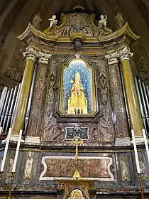 La Madonna della Stella, una estatua de madera pintada por un artista francés anónimo del siglo XIII.