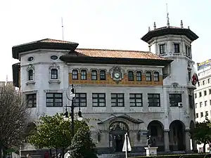 Delegación de Correos en Santander, de Secundino Zuazo y Eugenio Fernández Quintanilla y , 1926.