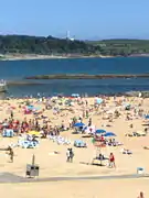 Segunda playa del Sardinero, al fondo el faro de Cabo Mayor.