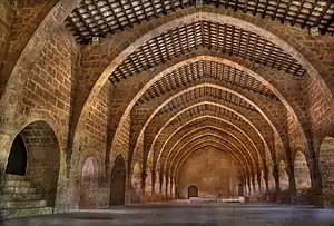 Arcos diafragmáticos en el  dormitorio del monasterio de Santes Creus