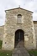 Pórtico de entrada a la iglesia