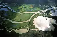 Laponia, Parque Nacional de Sareks, delta del río Rapa dentro de una cuenca glaciar, visto desde Skierffe.