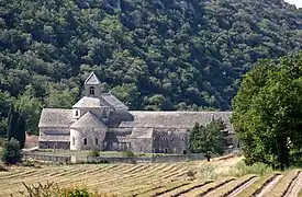 La iglesia de la abadía de Sénanque y otros edificios monásticos en Gordes, Provenza